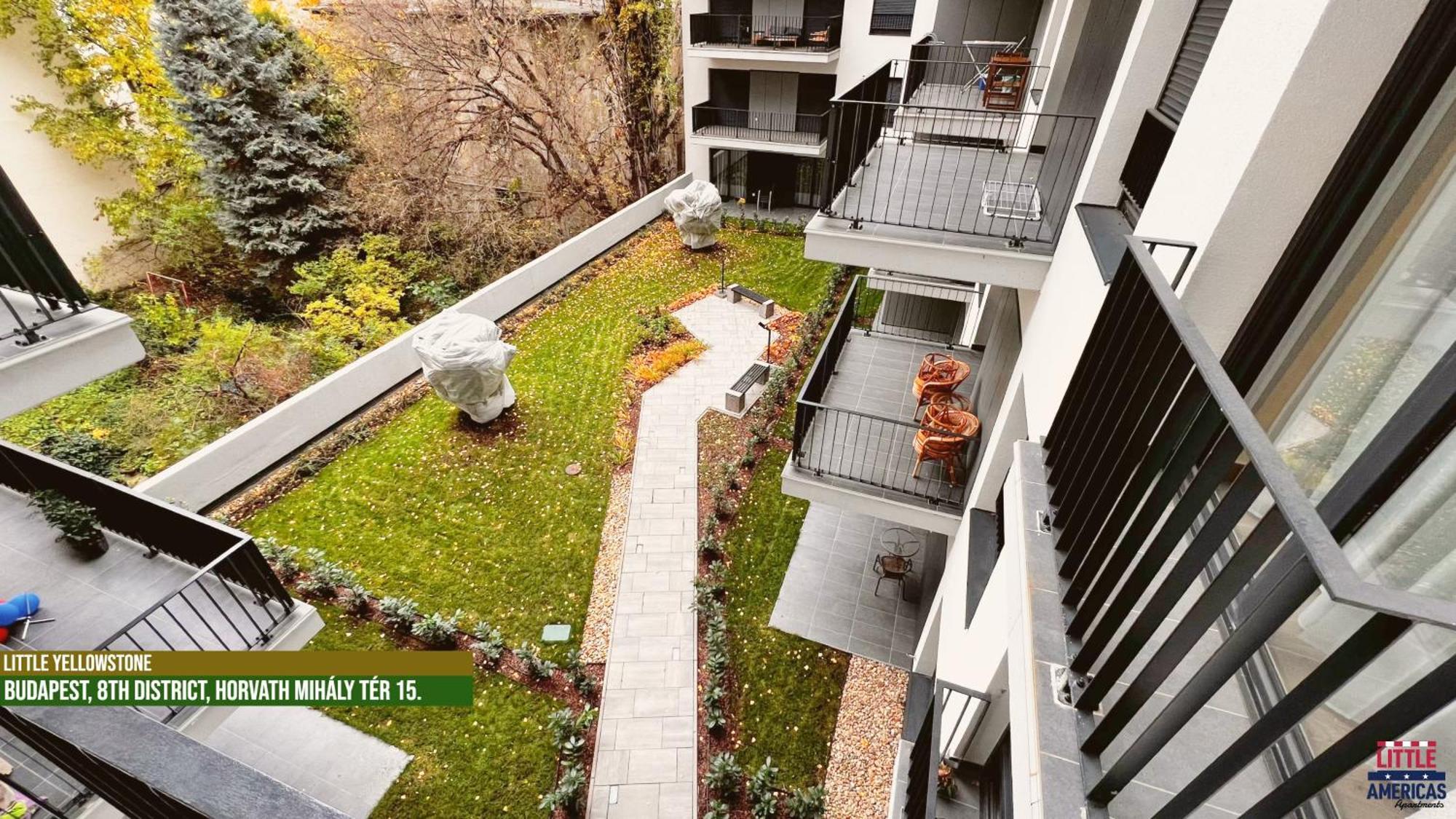 Little Americas National Parks Apartments Budapest Bagian luar foto